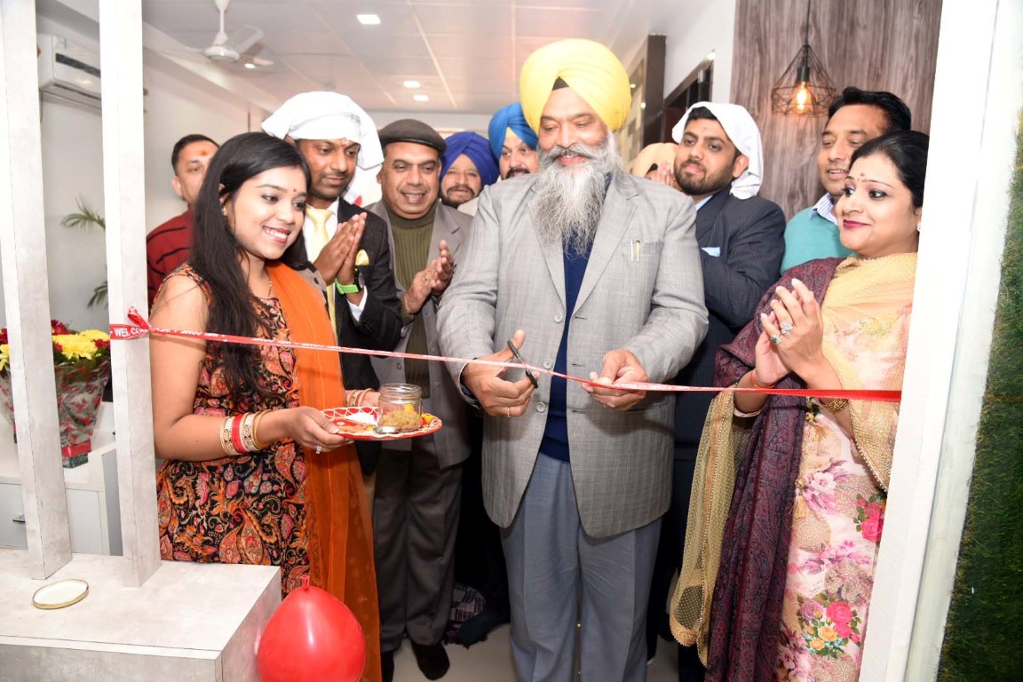 Chandumajra inaugurates Kamal Estates branch in Mohali