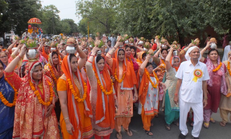 Kalash Yatra organises with full enthusiasm at Sanatan Dharam Mandir