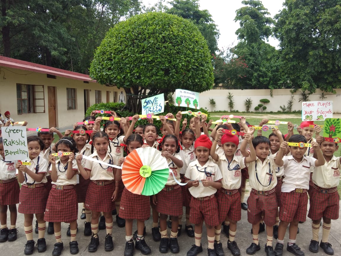 Fevicol A+ with NAB and school students to create Rakhis for the Army 