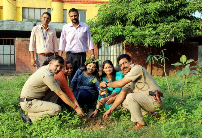 Police, hospital take up sapling plantation in Pkll