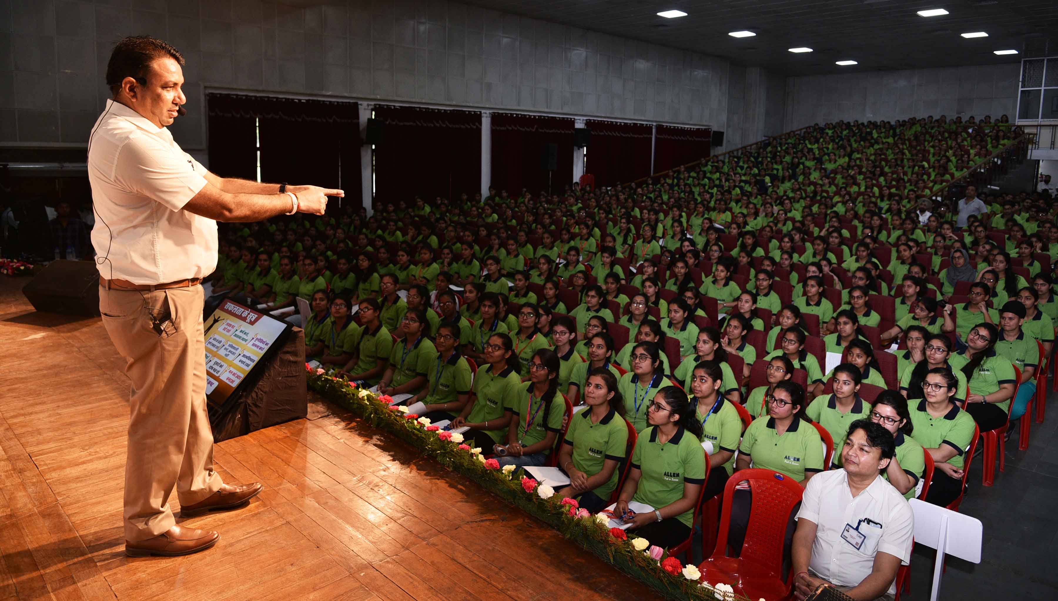 8000 students attend open session by Allen Chandigarh, September 3, 2019: An open session “Wings of Wisdom” was organized in seven different sessions on 2nd and 3rd September 2019 by Allen Career Institute Chandigarh center where approximately 8000 students of Non-Medical and Pre-Medical streams from Panchkula, Mohali and Chandigarh Campuses participated. I this open session, the top performers of periodic tests were awarded “Saraswati Silver Medals”. The Senior Vice president of Allen, Mr. C R Chaudhary motivated these students. In his motivational speech to the students, he said that they need to keep themselves focused on their preparations and let no distraction hamper their studies and career. He said that faculty has the role to teach and it is they who have to make the effort to plan, study and score well. It is a combined responsibility shared by the institute and the student. Mr. C R Chaudhary gave away some success tips to the students as their key to success. He spoke on the effect of electronic gadgets, especially mobile phones on the lives of the students by elaborating on negative effects of mobile radiation such as DNA Damage, brain tumors, cancer etc. He said that excessive use of mobiles was bringing people close to a slow death. The youth is also being distracted by various other issues like attraction towards negative. Because hormonal Changes, Psychological factors etc. Students were provided with self analysis monthly planner with ten points. This included revision of class notes, completion of home work, proper utilization of scheduled study hours, asking of doubt queries from teachers, working on error analysis, solving NCERT and previous years’ question papers, keeping rank based attitude, correct communication of your study plan with parents etc. In general many explain various ways of parenting the children but it is more important to explain the children to manage their parents. As we all know that parents cannot bring more changes in their attitude but the children can mend their ways and come up to the expectations of their parents. The students were explained through various examples about the motto of Allen ‘Sanskar se safalta tak” The words shared by Mr. C R Chaudhary soothed the students and fine tuned their potential with their aspirants. By the end of each session, the students were overflowing with enthusiasm to attain never before heights in life.