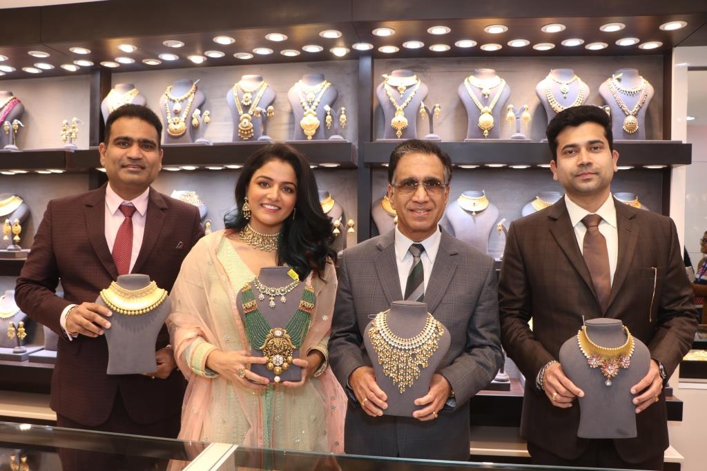 Kalyan Jewellers’ launches 1st exclusive showroom for wedding jewellery in India at Chandigarh