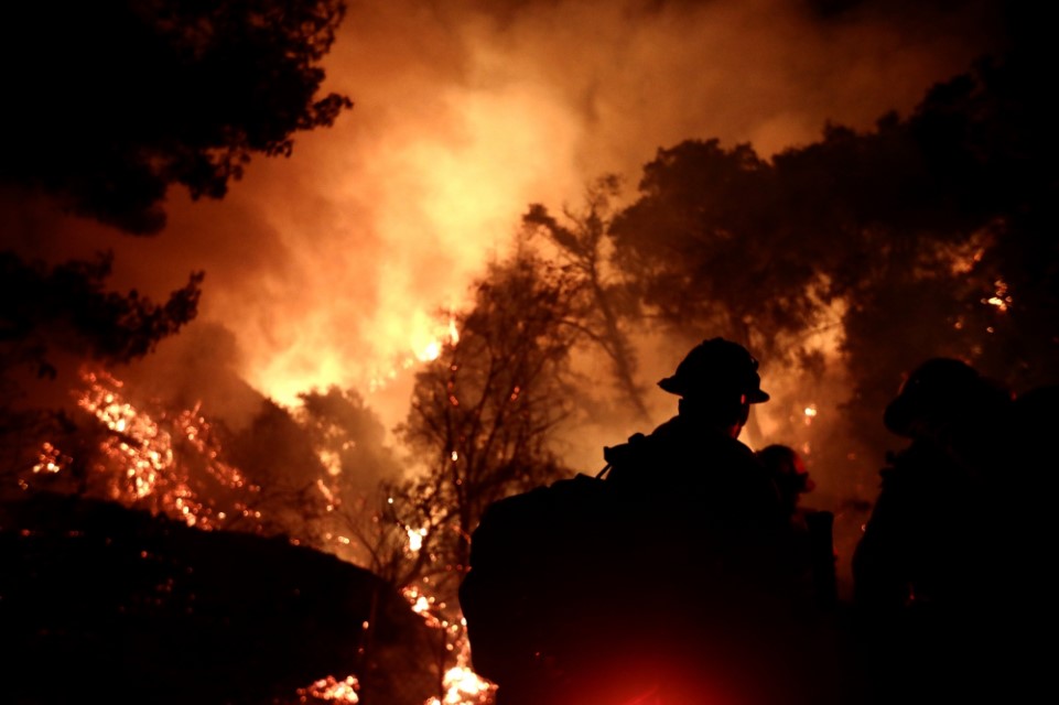 California sees 7860 wildfires 3.4 mln acres burned this year