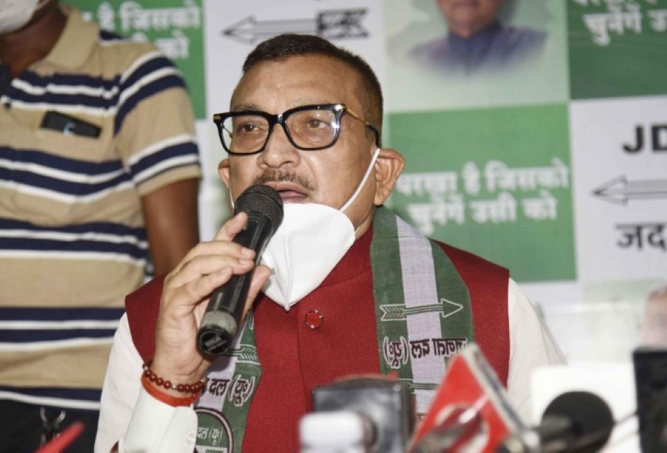 Ex-Bihar police chief Gupteshwar Pandey joins JD-U