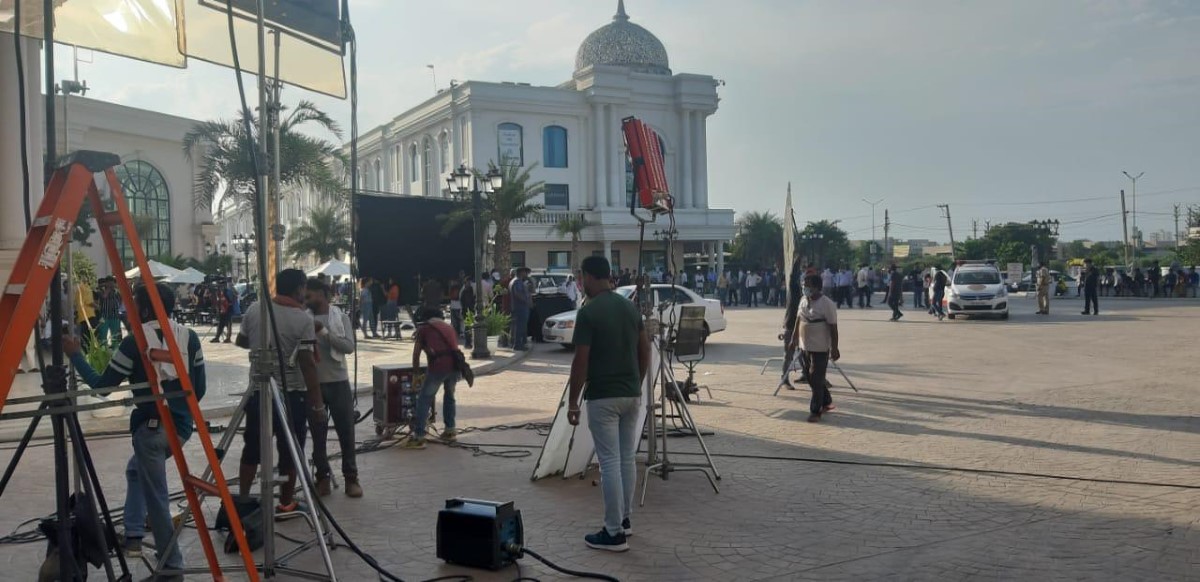   Neha Kakkar & Guru Randhawa spotted shooting