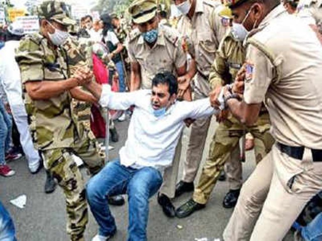 Delhi Police book 4 AAP MLAs after Civic Centre protest