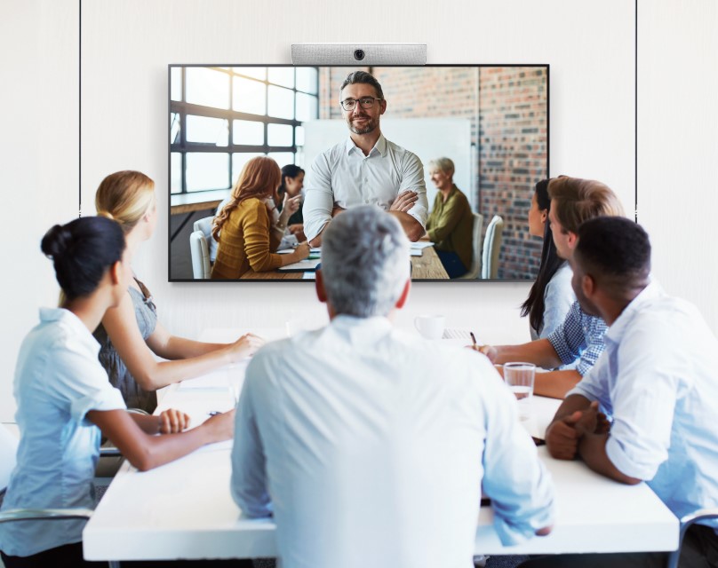 Samsung brings‘Back to Business’solutions with new range of outdoor display&video conferencing solution