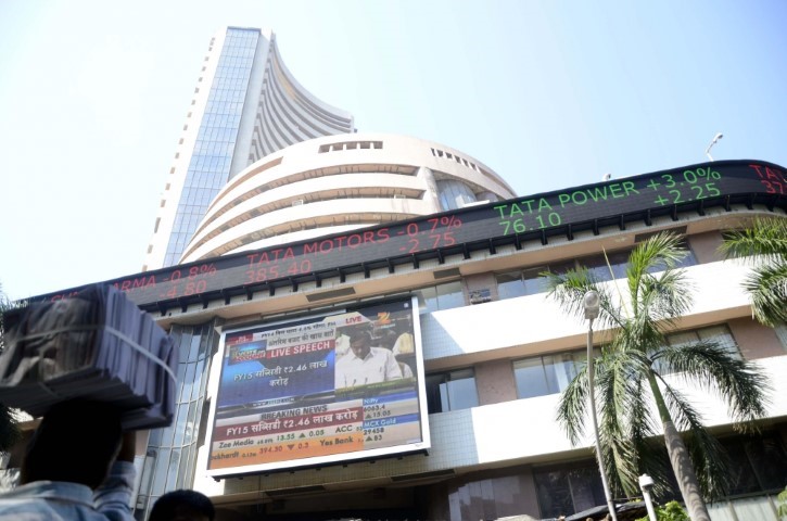 Sensex plunges 1000 points amid global selloff