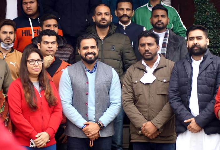 Youth Congress state in-charge Vaibhav Walia gives a warm welcome to Chandigarh