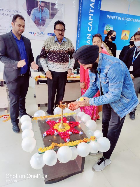 YES BANK celebrates launch of re-energized ‘YES PREMIA’ banking program with customers