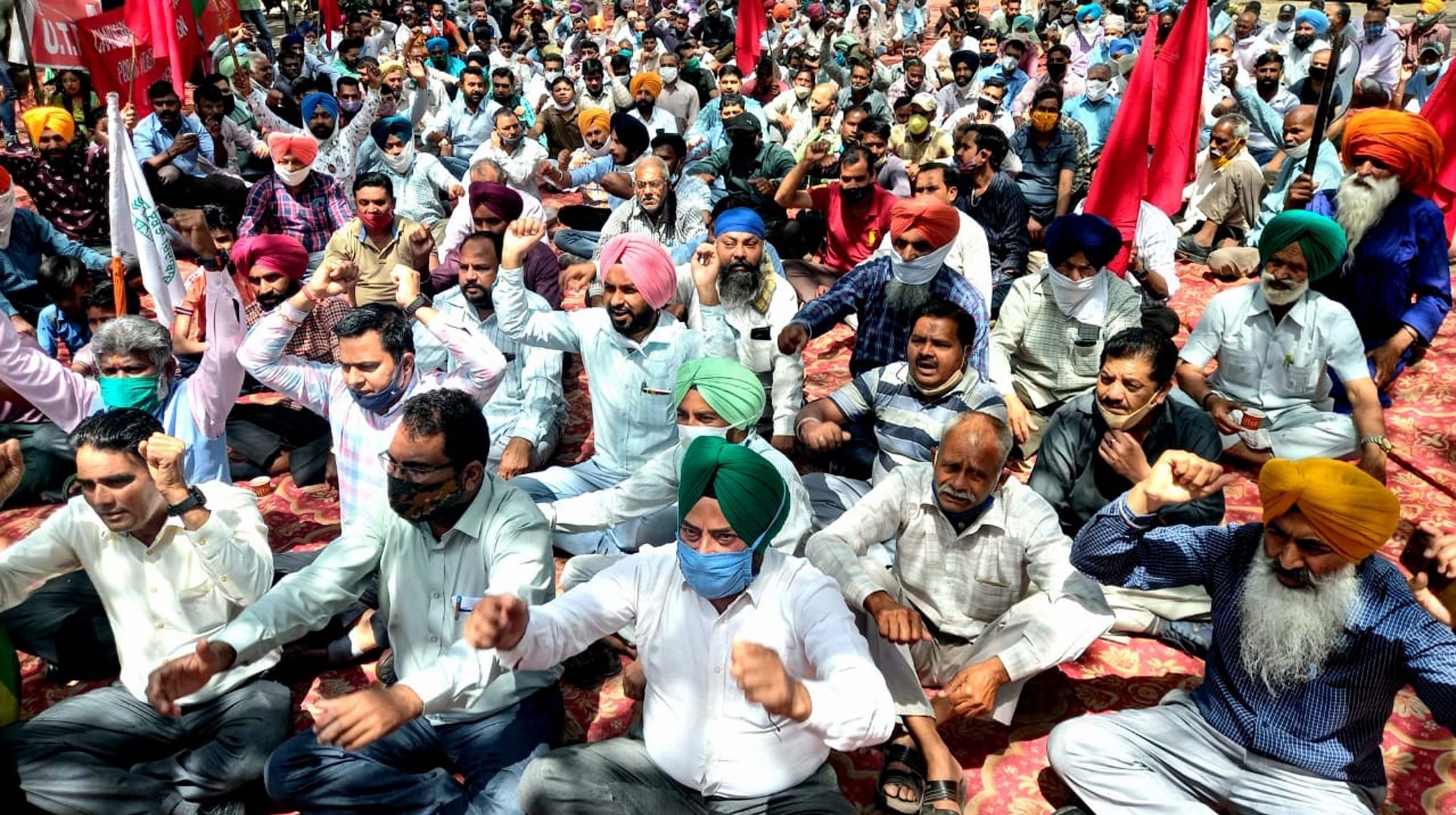 UT employees observe massive protest Dharna&Proceed March towards governor house