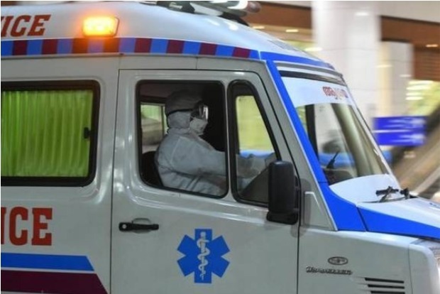 Oxygen shortage hits ambulances too as refilling units wait for loads