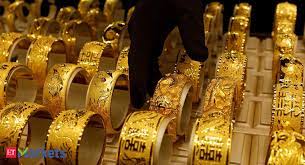 Gold price today at Rs 47730 per 10 gm silver trending at Rs 72300 a kg