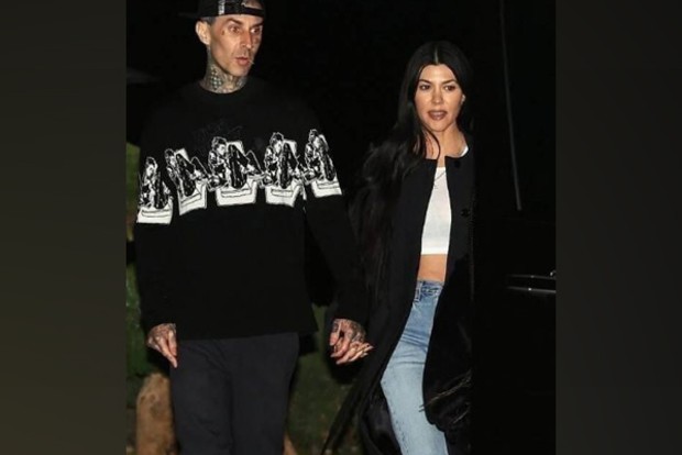 Kourtney Kardashian Travis Barker are not engaged