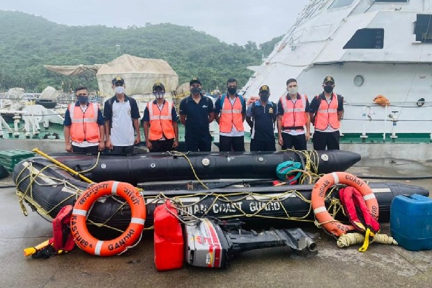 Maha floods: 100 killed Army Navy IAF Coast Guard pressed into service