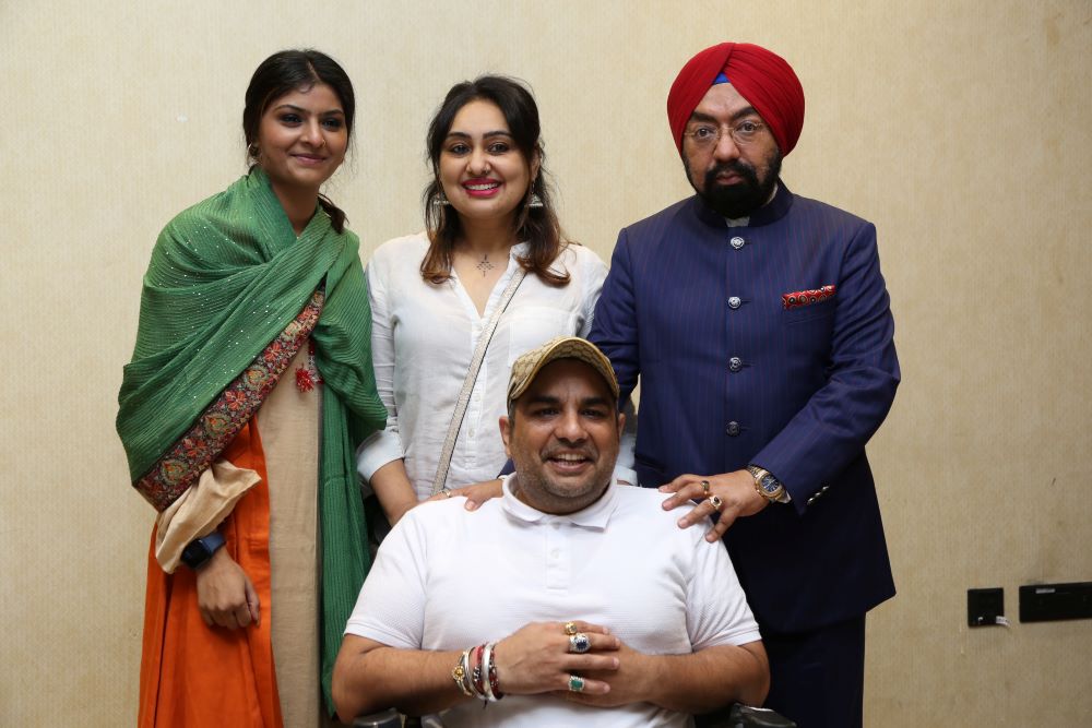 Padma Shri Vikramjit Singh Sahney released his melody ‘Tu Hi Ik Tu' with Jyoti Nooran