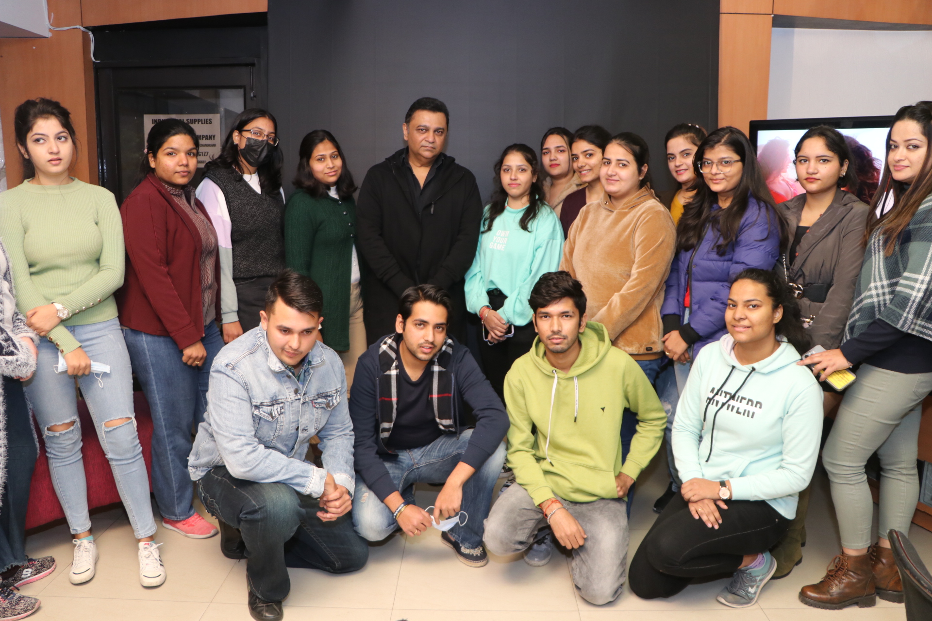 Bollywood Star Designer & Stylist Ashley Rebello interacts with INIFD students