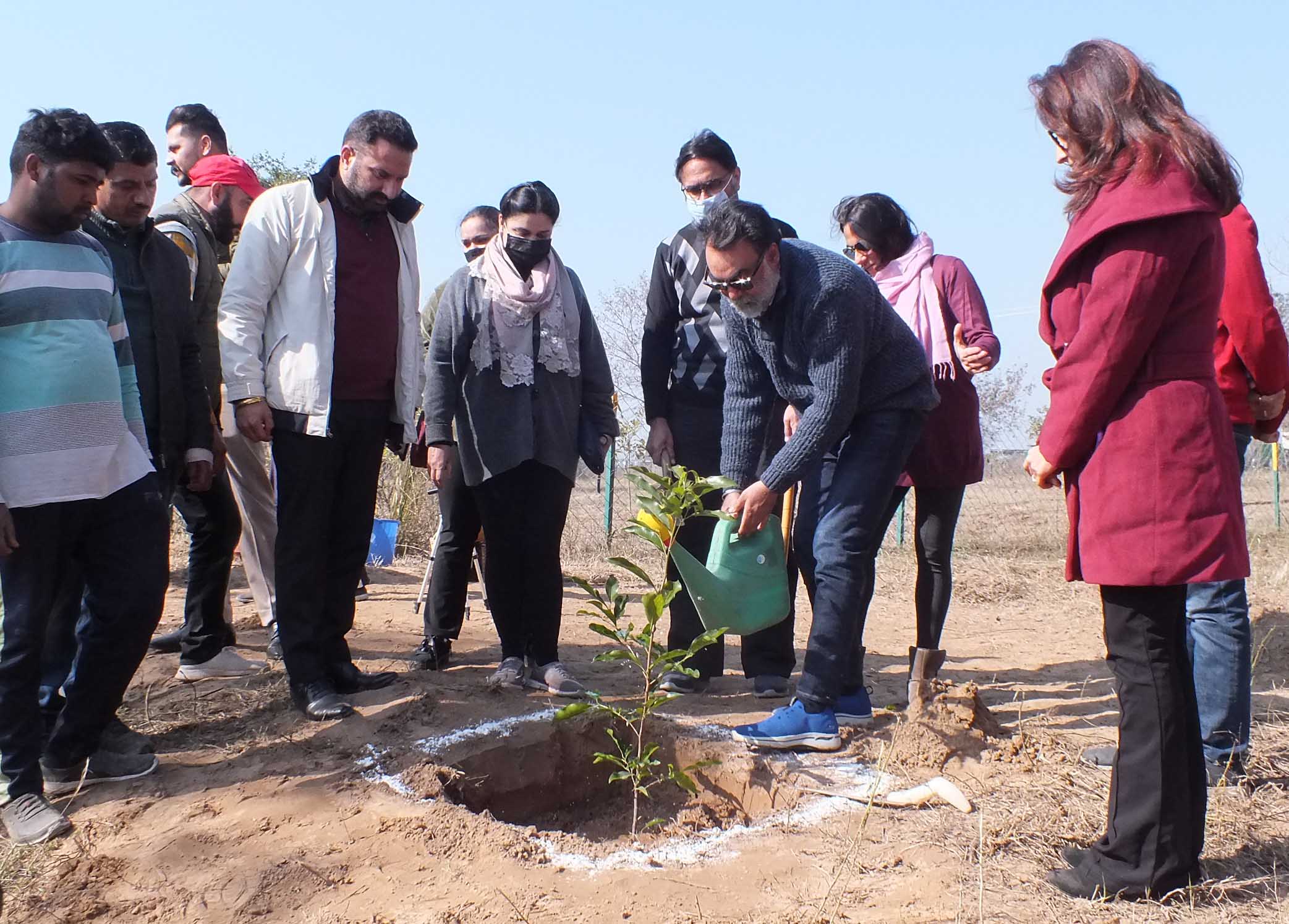 1500 trees planted to offset Carbon footprint of Khushwant Singh's novel, The Opium Toffee