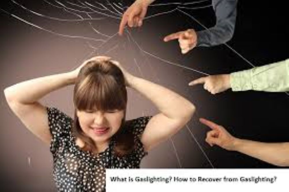 Examples, signs & causes of Gaslighting