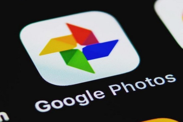 Google Photos starts testing new 'chip' shortcuts