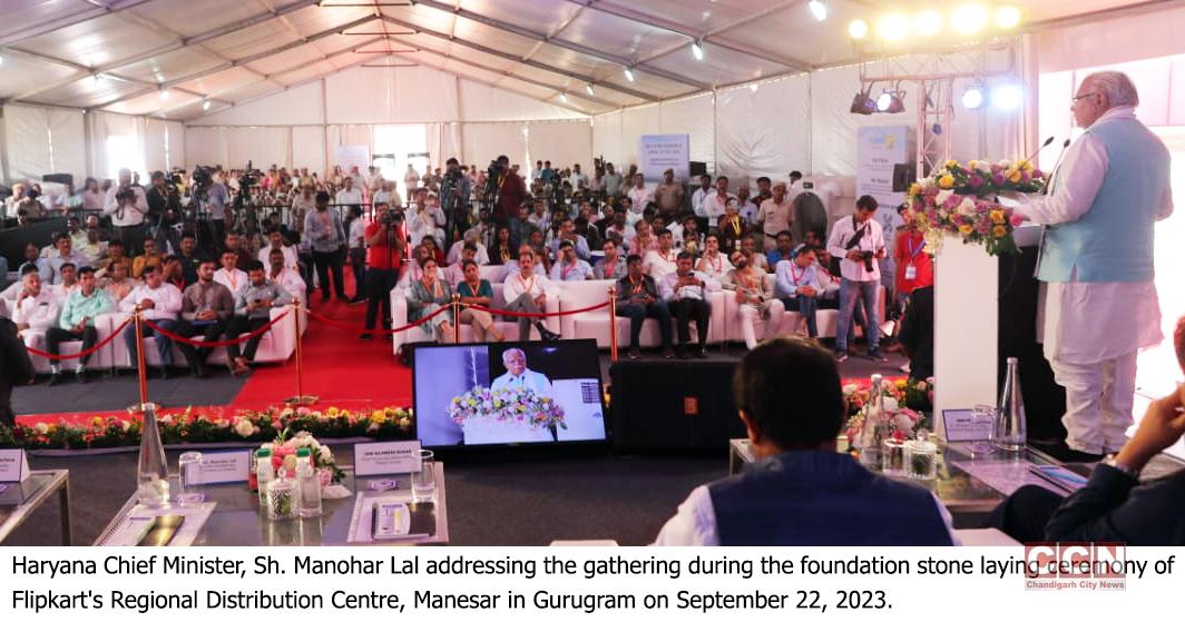 Haryana Chief Minister, Manohar Lal laying the foundation stone of Flipkart's Regional Distribution Centre, Manesar