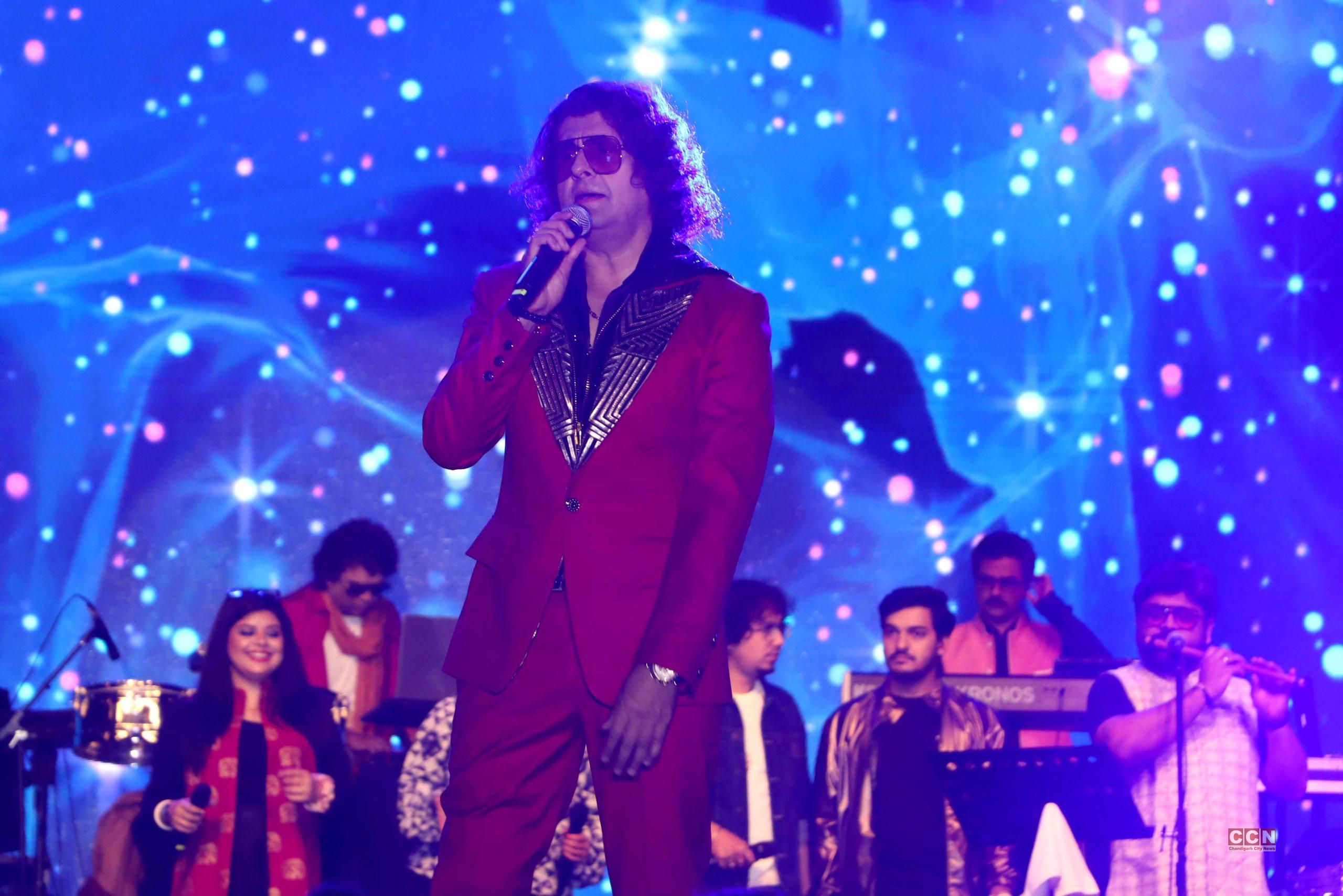 Iconic Singer Sonu Nigam leaves fans spellbound at Nexus Elante