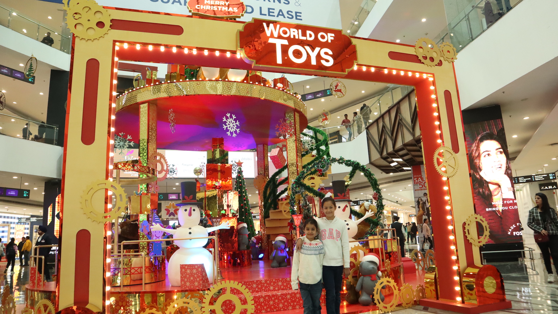 Nexus Elante Mall Unveils Enchanting Christmas Decor & End of Season Sale