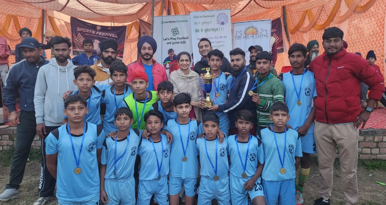 Kavita Khanna, wife of late Gurdaspur MP Vinod Khanna, hosts football tournament with Roundglass Foundation