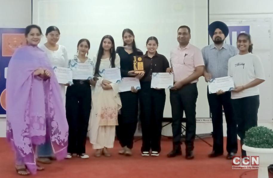 More than 250 meritorious students honored in the annual prize distribution ceremony at Khalsa College