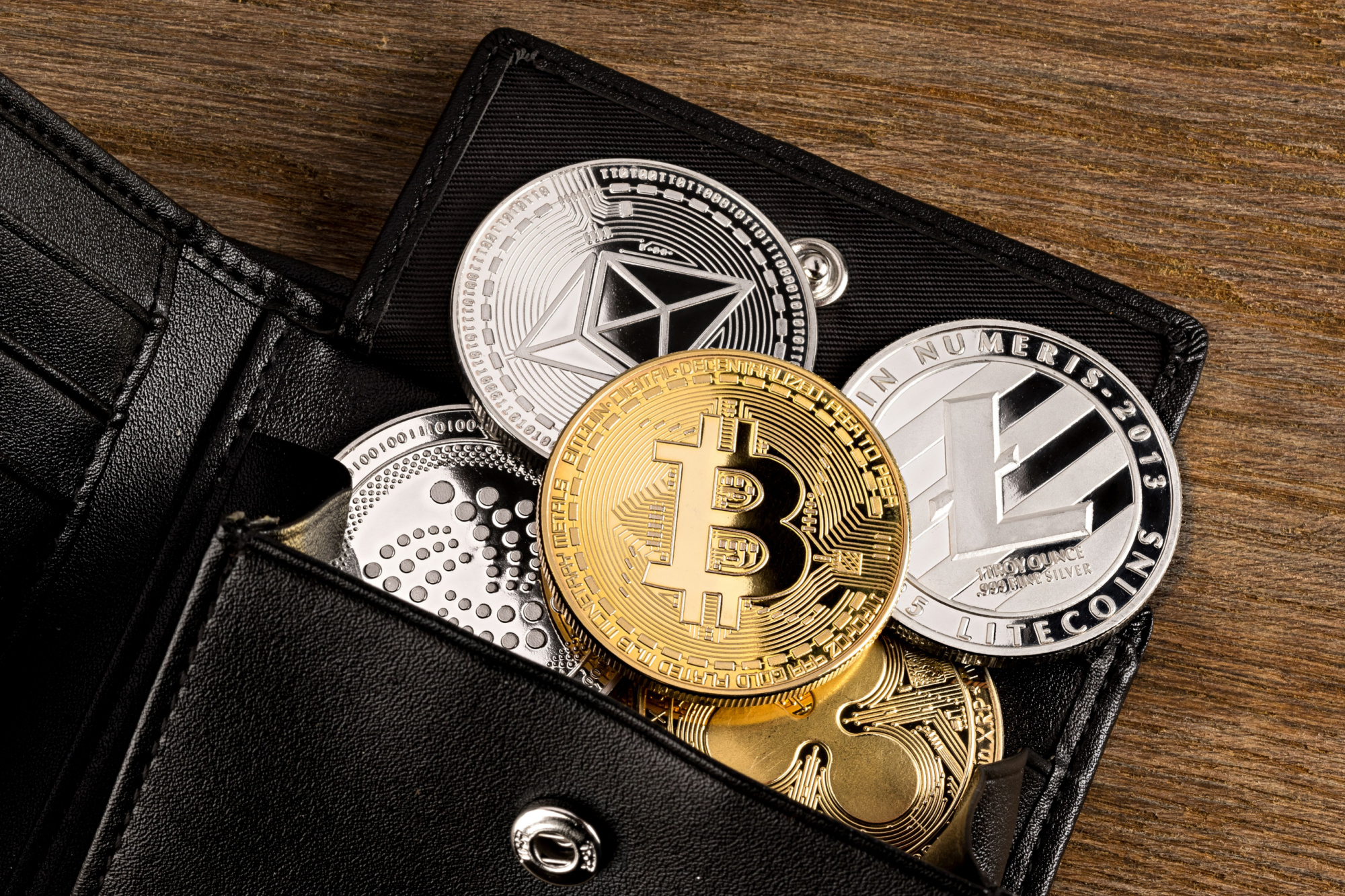 Top Wallets to Store Your Bitcoin and Altcoins in April 2024