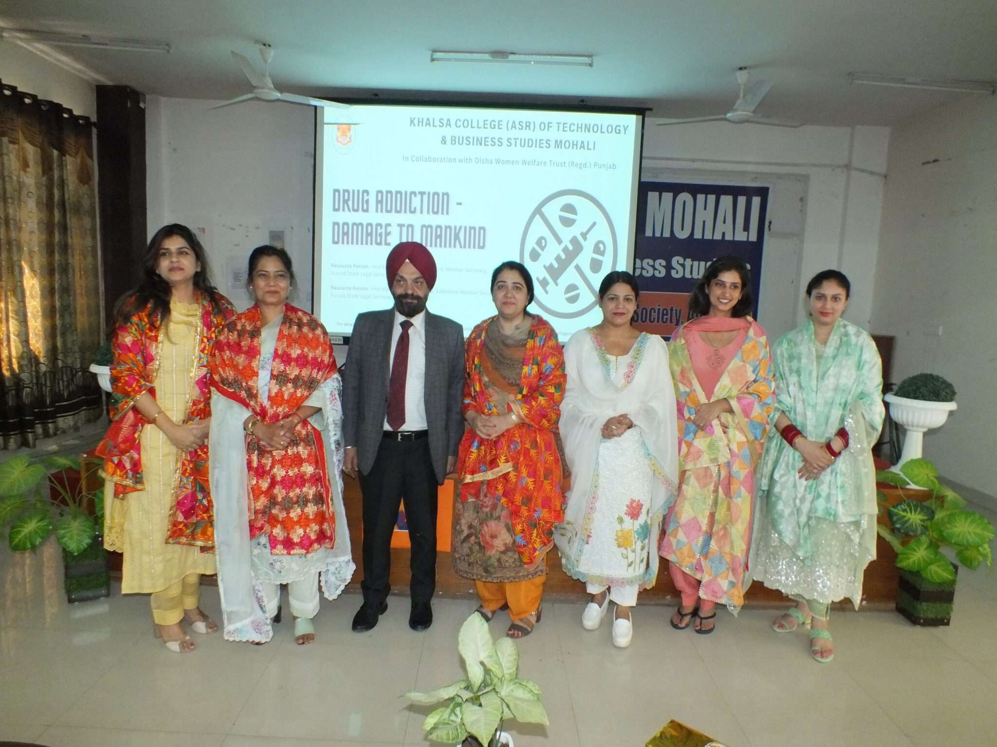 Khadi Mohatsav and Entrepreneurship Interactive session was organised by the Institution’s Innovation Council of Khalsa College (Asr) Technology and Business Studies Phase 3 A, Mohali in collaboration with khadi and Village Industries Commission under the Ministry of  MSME( Ministry of small, Micro and Medium Enterprises), Government of India. The event aimed to promote Khadi as a symbol of self-reliance and sustainable entrepreneurship among students and aspiring entrepreneurs. 