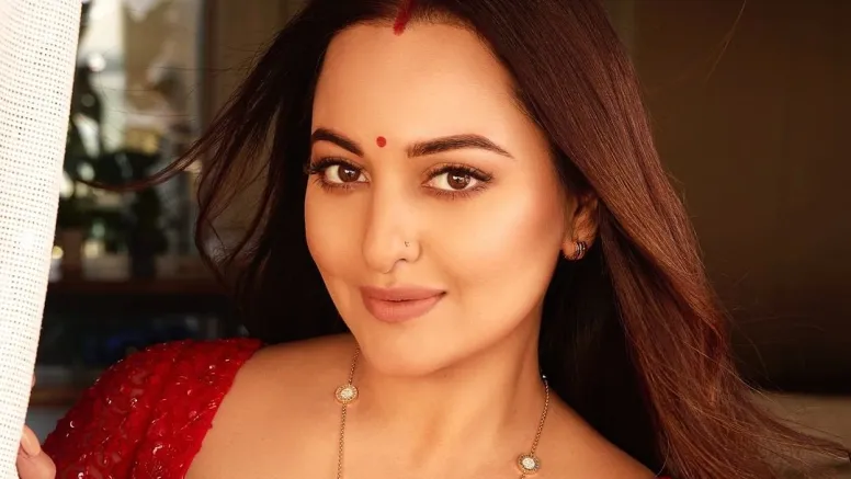 Sonakshi Sinha is Karwa Chauth ready with exquisite mangalsutra