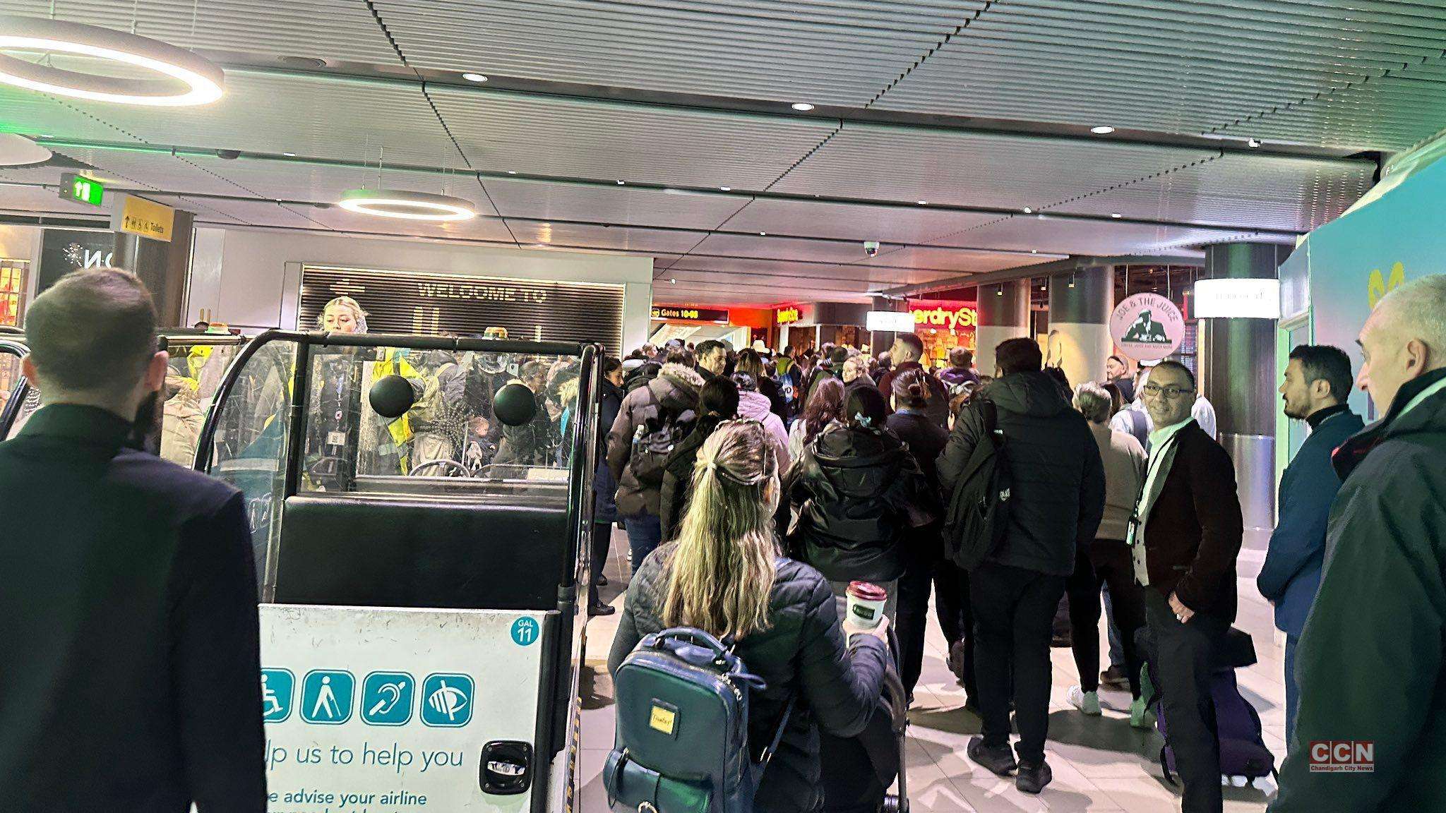 
A terminal at London's Gatwick Airport has been evacuated due to a security threat. "Safety and security of our passengers and staff remains our top priority. We a re working to resolve the issue as quickly as possible," an airport spokesperson said. Railway services are also not stopping at Gatwick Airport station untill further notice.